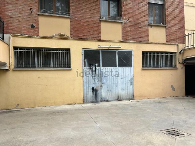 Locale in vendita di 155 m² in Via Predosa, 15
