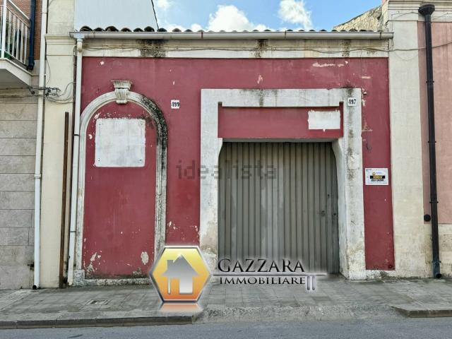 Locale in vendita di 155 m² in Via Vittorio Emanuele III, 497