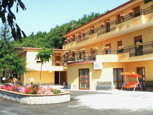 Locale in vendita di 1560 m² in Contrada Pasqualazzo, 2