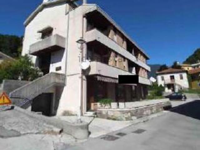 Locale in vendita di 156 m² in Via Ruio, 23