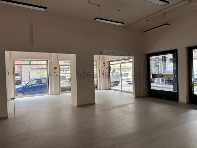 Locale in vendita di 156 m² in Viale Giosuè Carducci