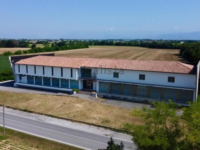 Locale in vendita di 1575 m²