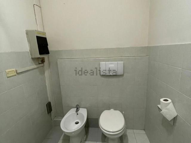 Locale in vendita di 157 m² in Via Arsenio Crespellani