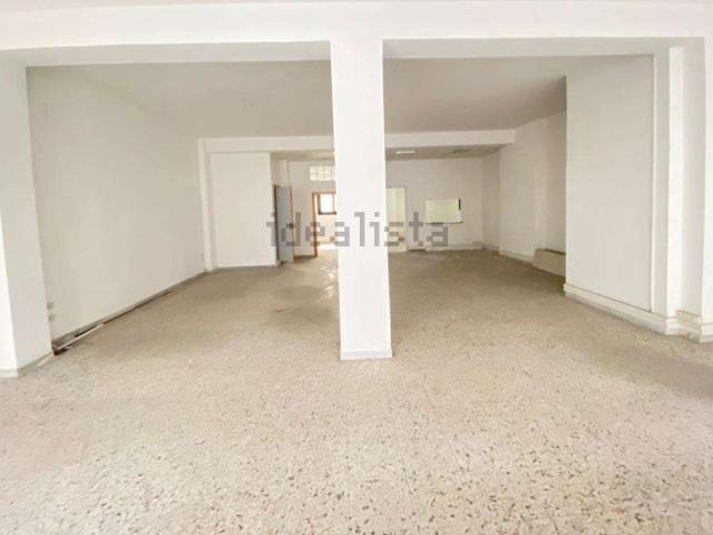 Locale in vendita di 157 m² in Via Formoso Lubello