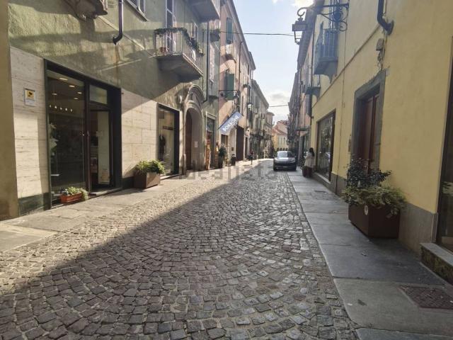 Locale in vendita di 157 m² in Via San Martino, 9