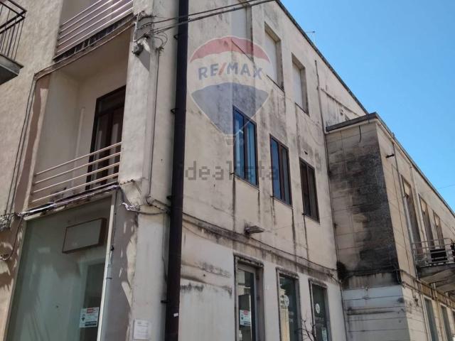 Locale in vendita di 157 m² in Via Roma, 216