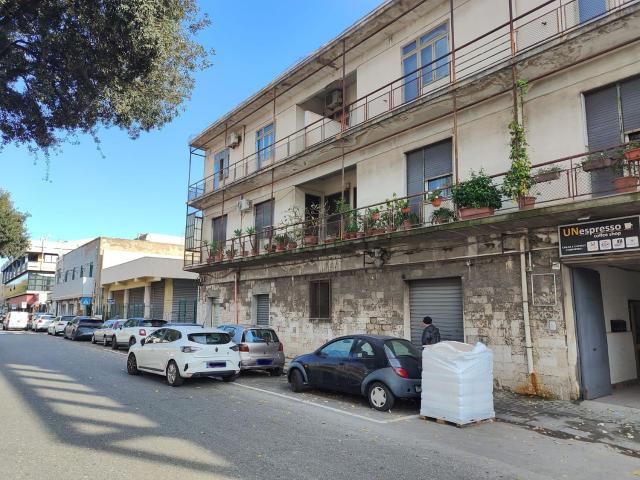 Locale in vendita di 158 m² in Via Giuseppe La Farina, 281