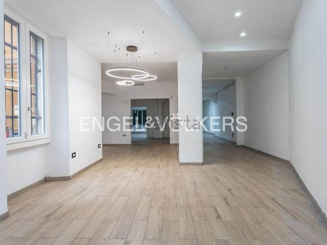 Locale in vendita di 158 m² in Via Emilio Faà di Bruno