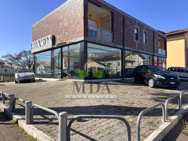 Locale in vendita di 158 m² in Via Roma, 270
