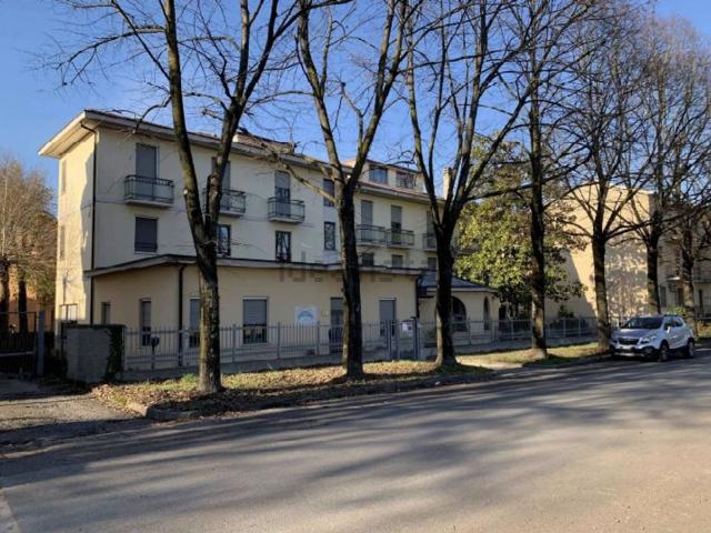 Locale in vendita di 1591 m² in Via Giacomo Lanza, 63