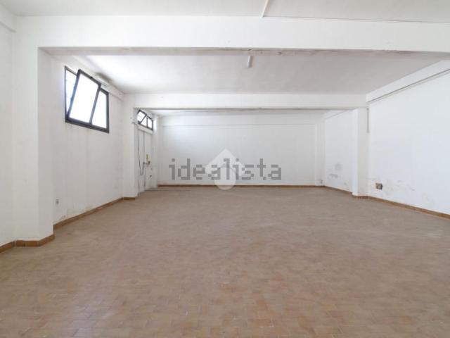Locale in vendita di 159 m² in Via Francesco Cilea, 1