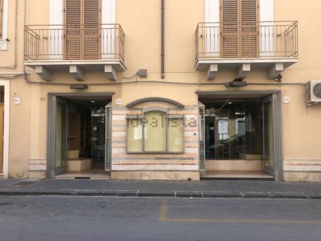 Locale in vendita di 159 m² in Via Umberto I, 209