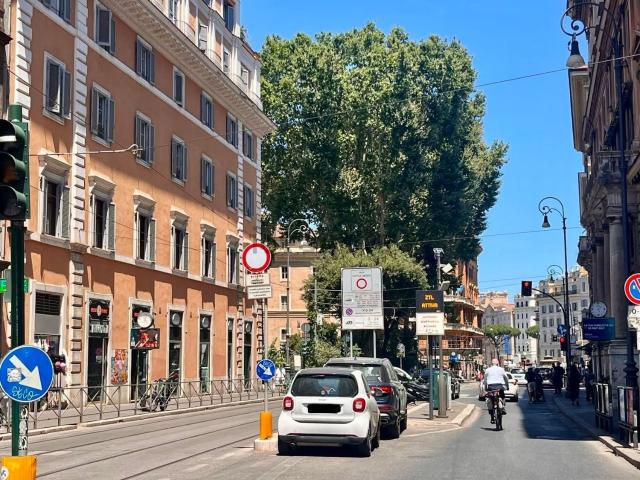 Locale in vendita di 159 m² in Piazza Cenci