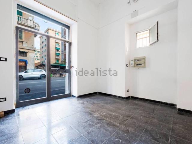 Locale in vendita di 15 m² in Via Giovanni Torti, 100