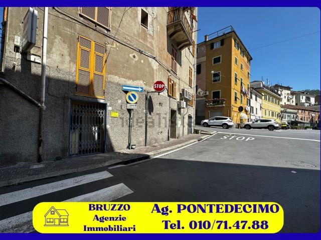 Locale in vendita di 15 m² in Via Guido Poli, 1