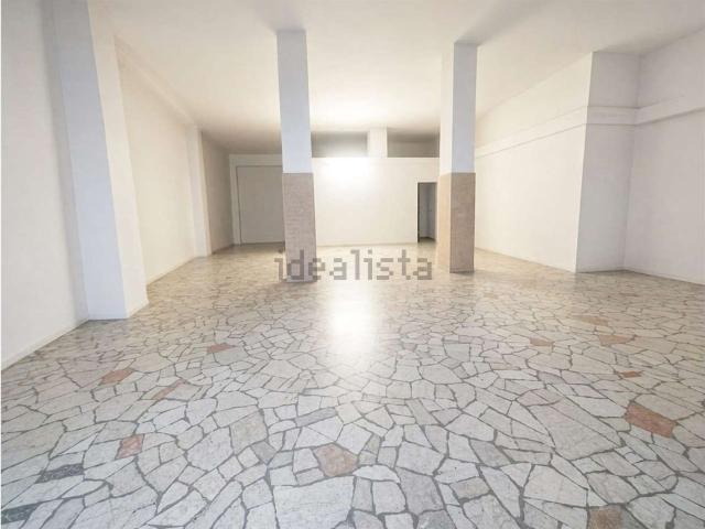 Locale in vendita di 160 m²