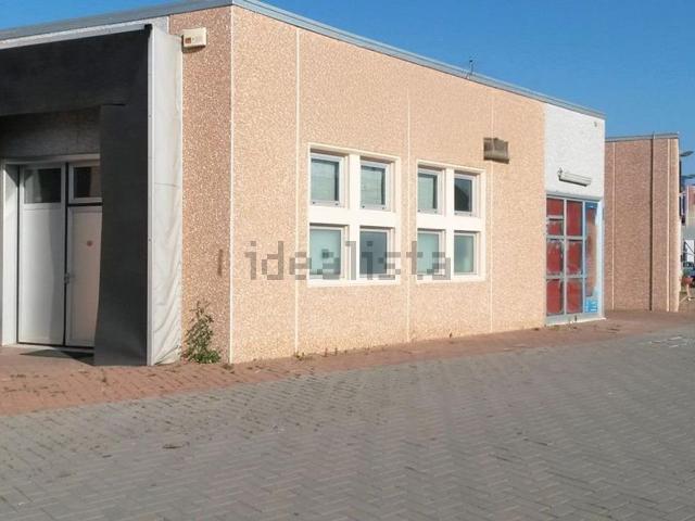 Locale in vendita di 160 m² in Via Casalpiano