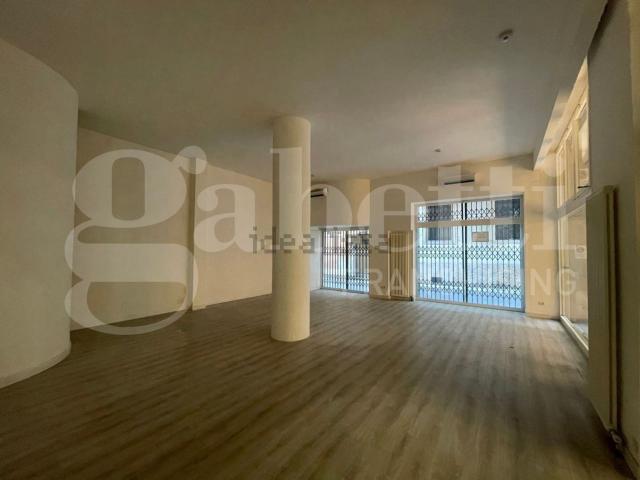 Locale in vendita di 160 m² in Via Antonio Cantore, 15