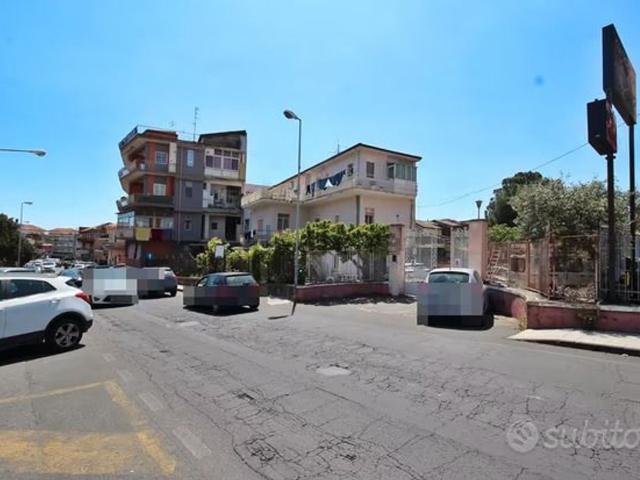 Locale in vendita di 160 m² in Via Antonio Gramsci, 99