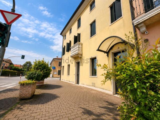 Locale in vendita di 160 m² in Via Antonio Meucci