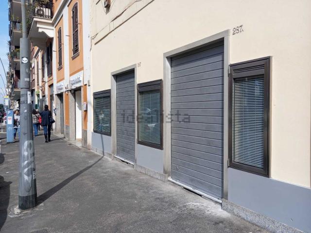 Locale in vendita di 160 m² in Via Appia Nuova, 287