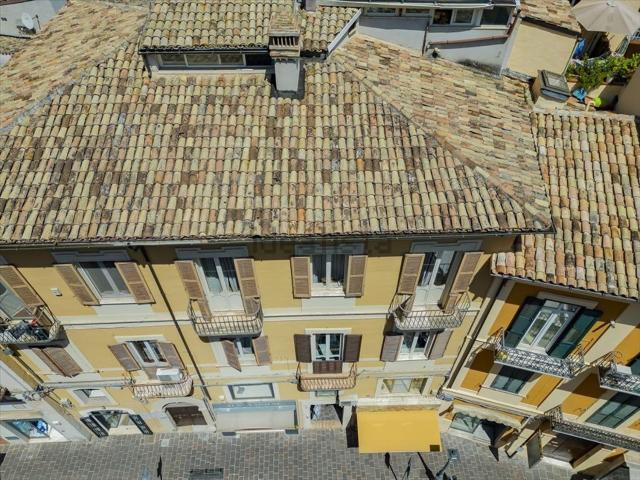 Locale in vendita di 160 m² in Via Arniense