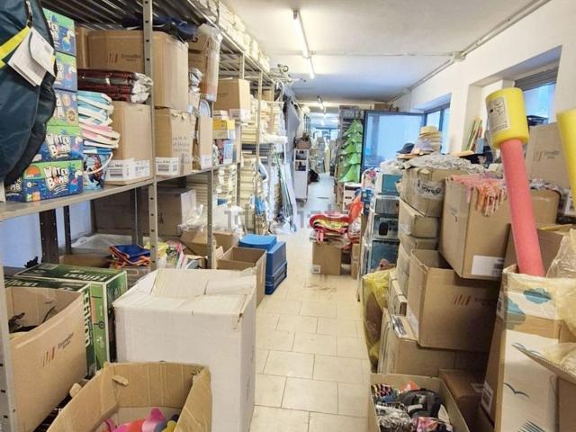 Locale in vendita di 160 m² in Via Aurelia Nord