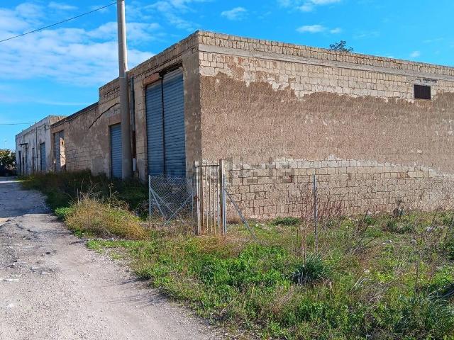 Locale in vendita di 160 m² in Via Barletta