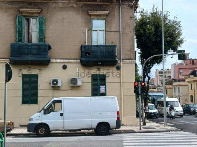 Locale in vendita di 160 m² in Via Gagini, 2
