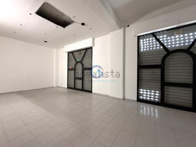 Locale in vendita di 160 m² in Via Genova, 50
