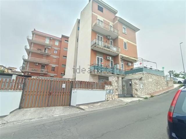 Locale in vendita di 160 m² in Via Pietro Olina