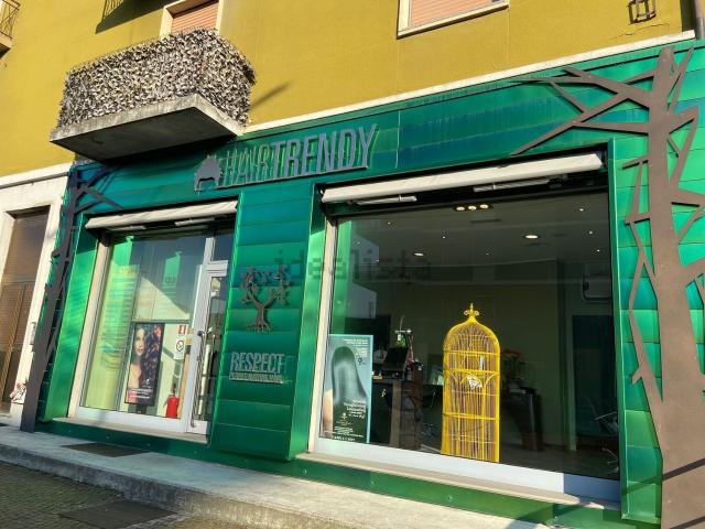 Locale in vendita di 160 m² in Via Giuseppe Manfredi