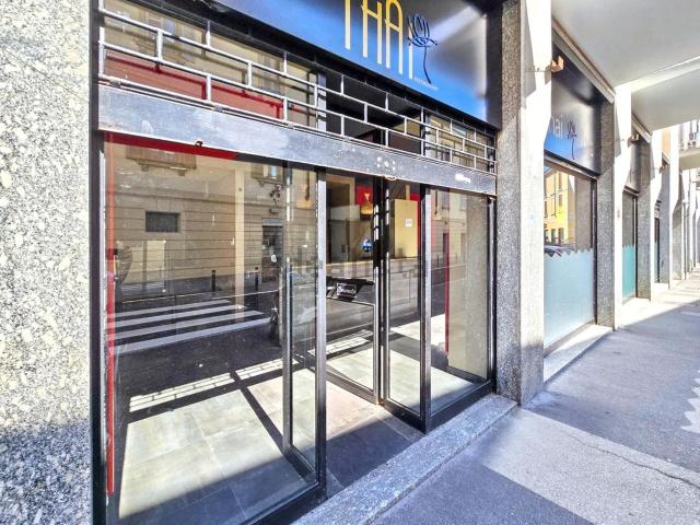 Locale in vendita di 160 m² in Via Gian Francesco Parravicini, 2