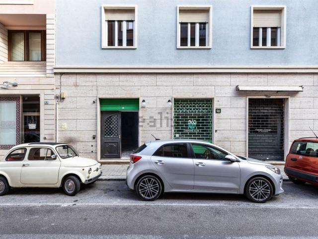 Locale in vendita di 160 m² in Via Domenico Millelire, 3