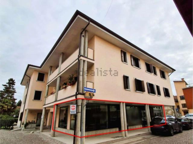 Locale in vendita di 160 m² in Via dei Martiri, 10