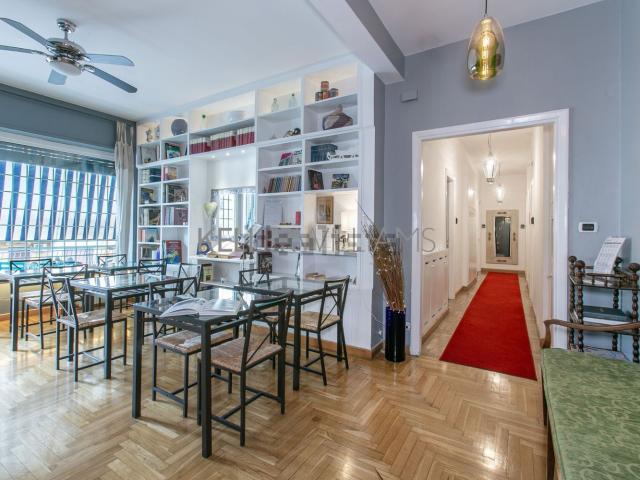 Locale in vendita di 160 m² in Via Filippo Civinini