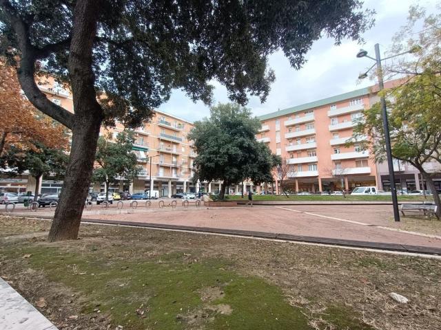 Locale in vendita di 160 m² in Via Luigi Negrelli, 8