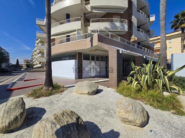 Locale in vendita di 160 m² in Via Pompeo