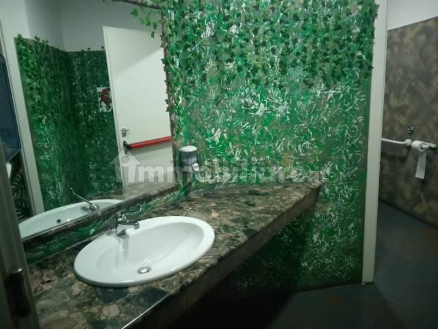 Locale in vendita di 160 m² in Via per Frosinone