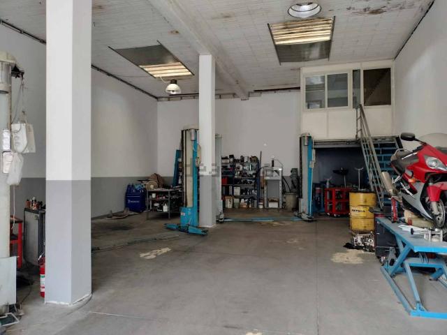Locale in vendita di 160 m² in Via Piemonte, 12