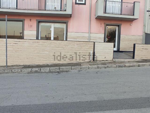 Locale in vendita di 160 m² in Via Ronchi, 1