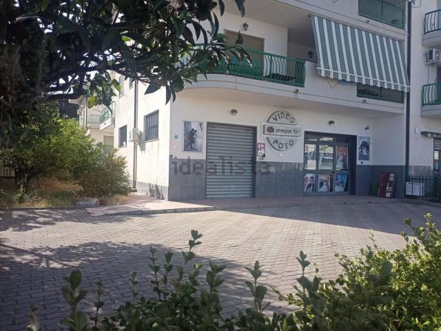 Locale in vendita di 160 m² in Viale Lagaria, 123