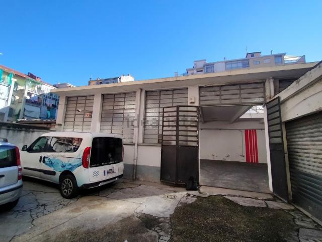 Locale in vendita di 160 m² in Corso Giulio Cesare, 140
