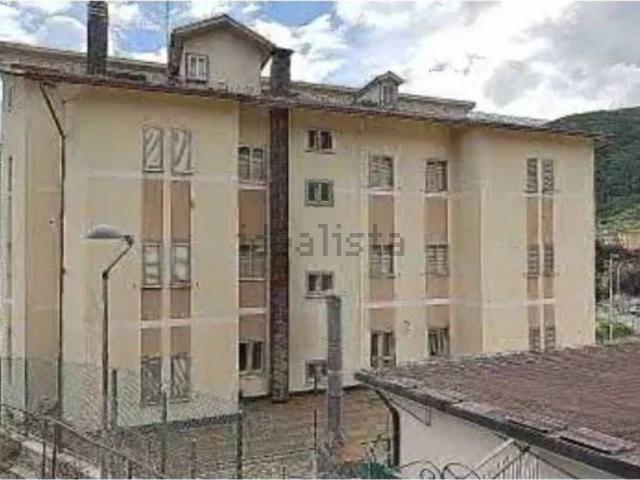 Locale in vendita di 1619 m² in Via Domenico di Rienzo