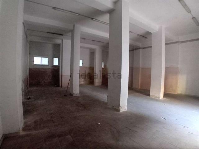 Locale in vendita di 161 m² in Via Socrate, 21