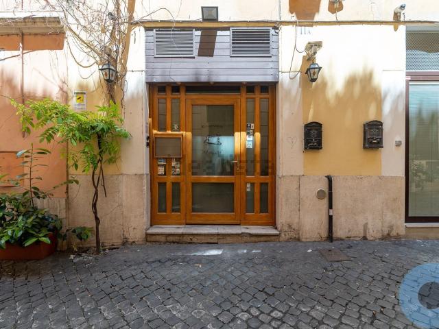 Locale in vendita di 161 m² in Vicolo della Vaccarella