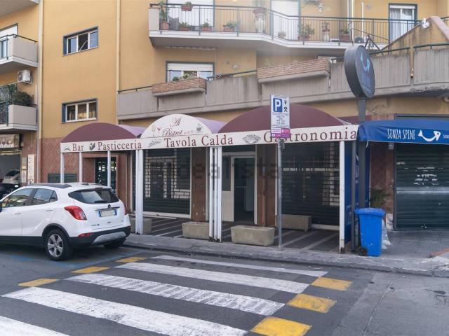 Locale in vendita di 163 m² in Via Vincenzo Bellini, 21