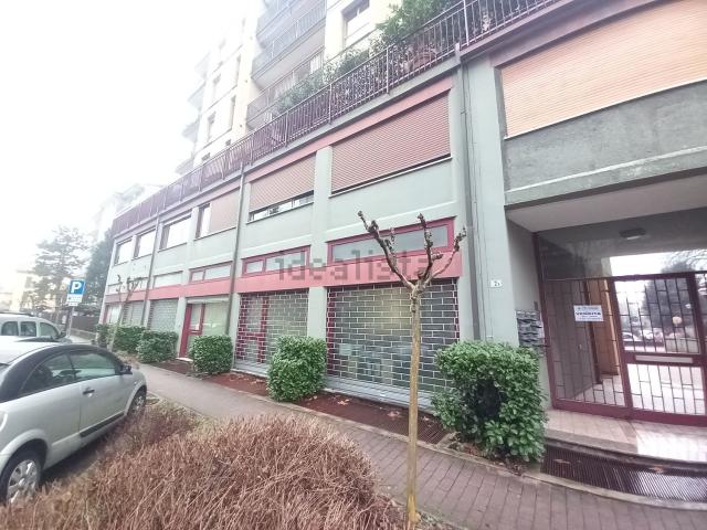 Locale in vendita di 164 m² in Via Tessitura, 2