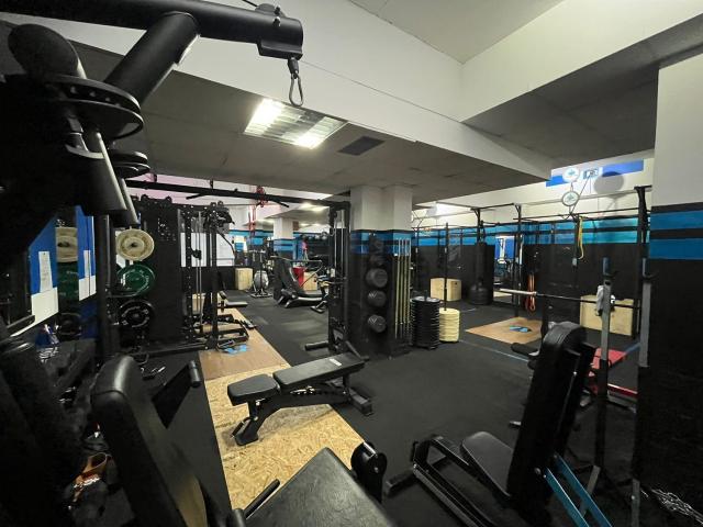 Locale in vendita di 164 m² in Viale Vincenzo de Filippis
