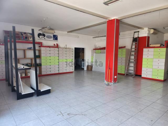 Locale in vendita di 165 m² in Via Camillo Benso Conte di Cavour